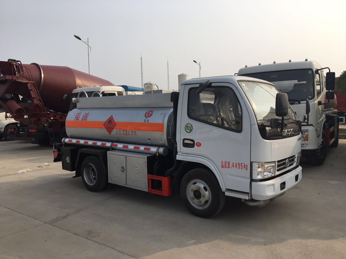 2.3���{�Ƽ���܇�DƬ