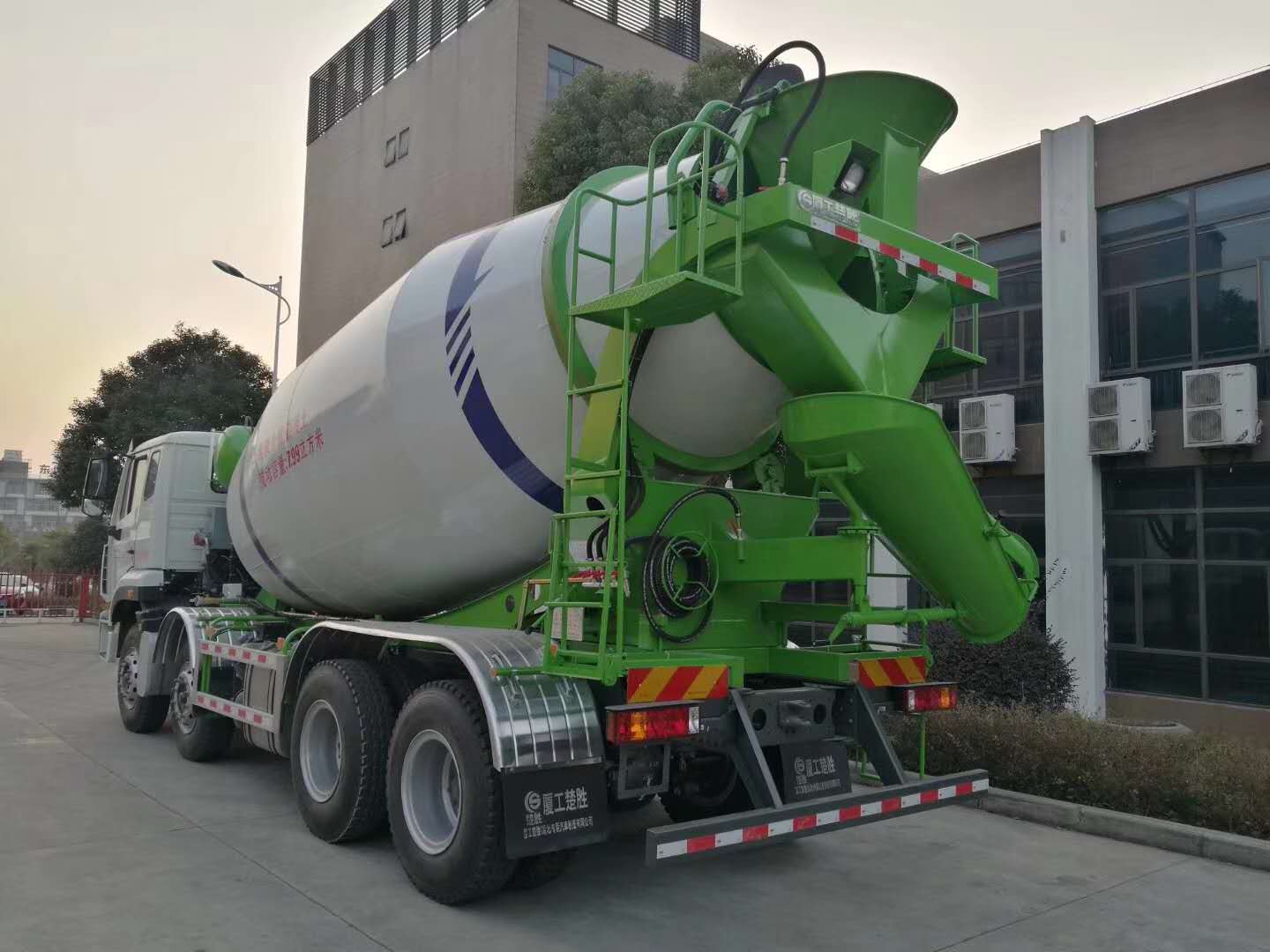 �������ǰ�ĺ�˔���܇