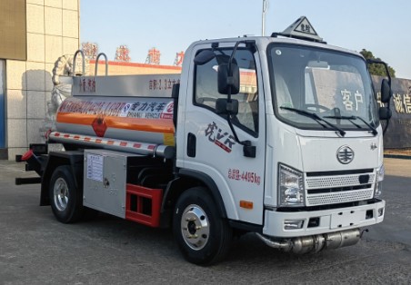 ����{(l��n)��2.3������܇_������ZLC5040GJYCAQ6�ͼ���܇